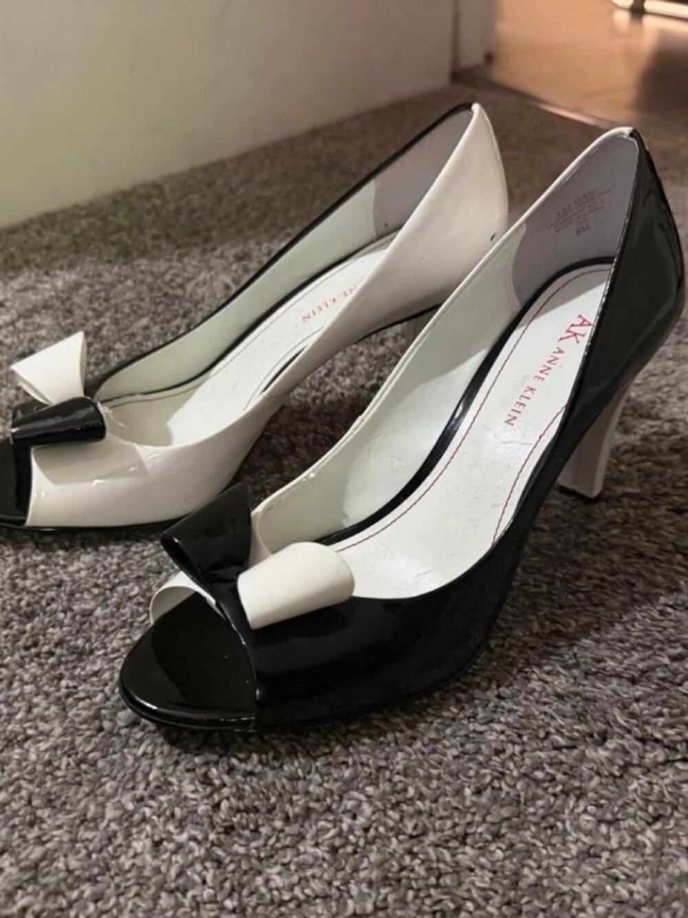 Anne-klein Women's Black and White heel
